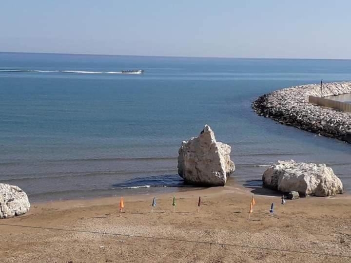 Hotel La Scogliera Rodi Garganico Zewnętrze zdjęcie